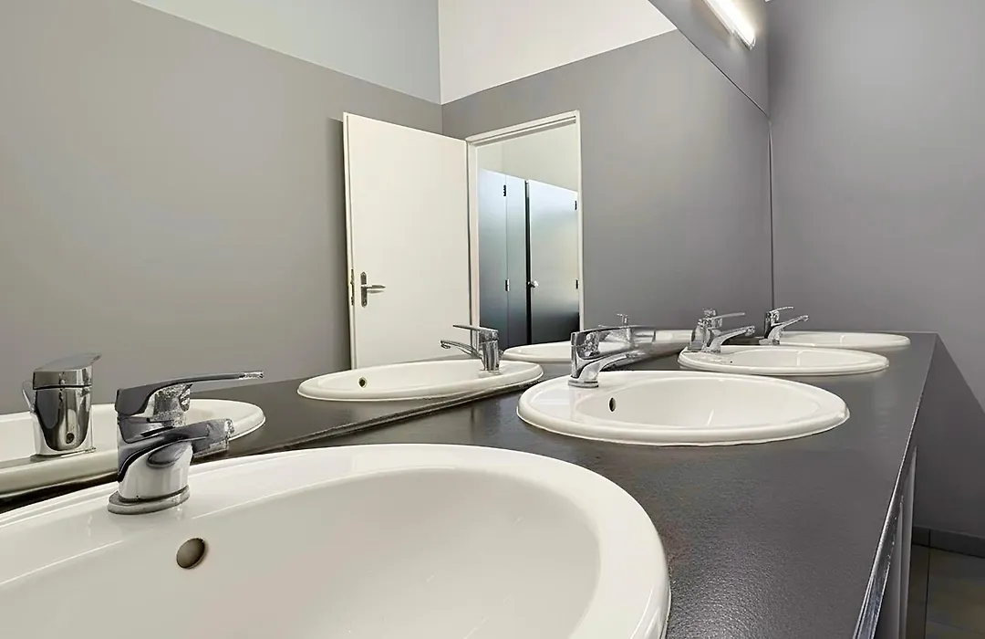 Hostel Oliwka - Metro Swietokrzyska-1