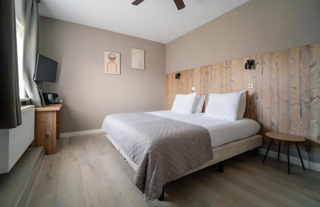 Hotel Emilia-1