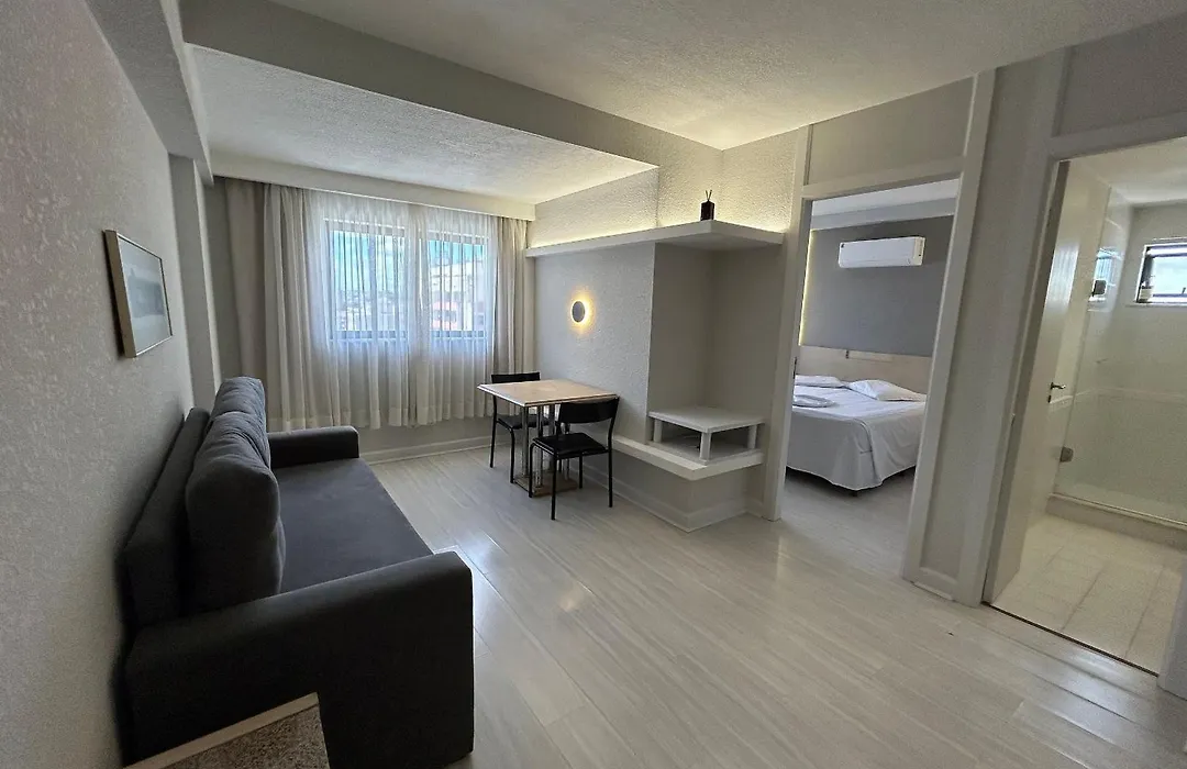 Flat no melhor local do Centro/Batel-1