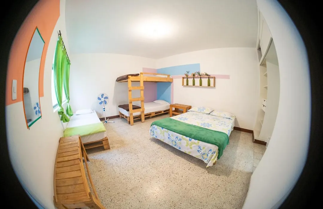 Hostal Paz Y Vida-1
