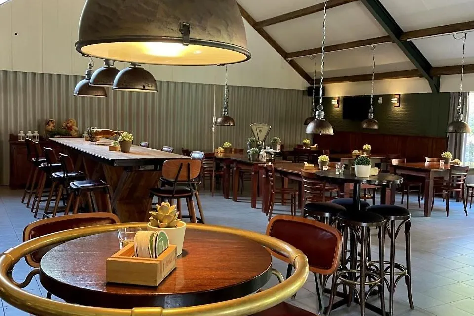 Luxe Chalet met prachtig terras op de Veluwe , veel privacy-1