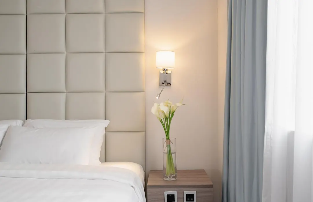 Panda Hotel-1