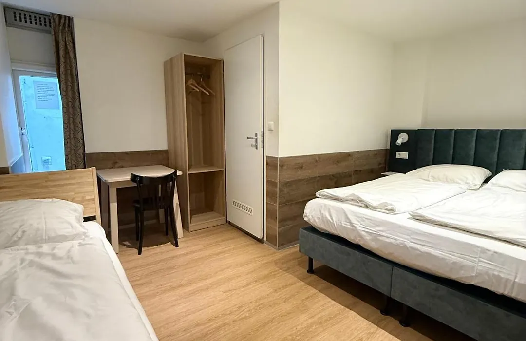 Hotel The Globe-1