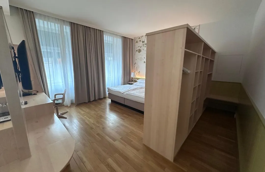 Hotel Caroline-1