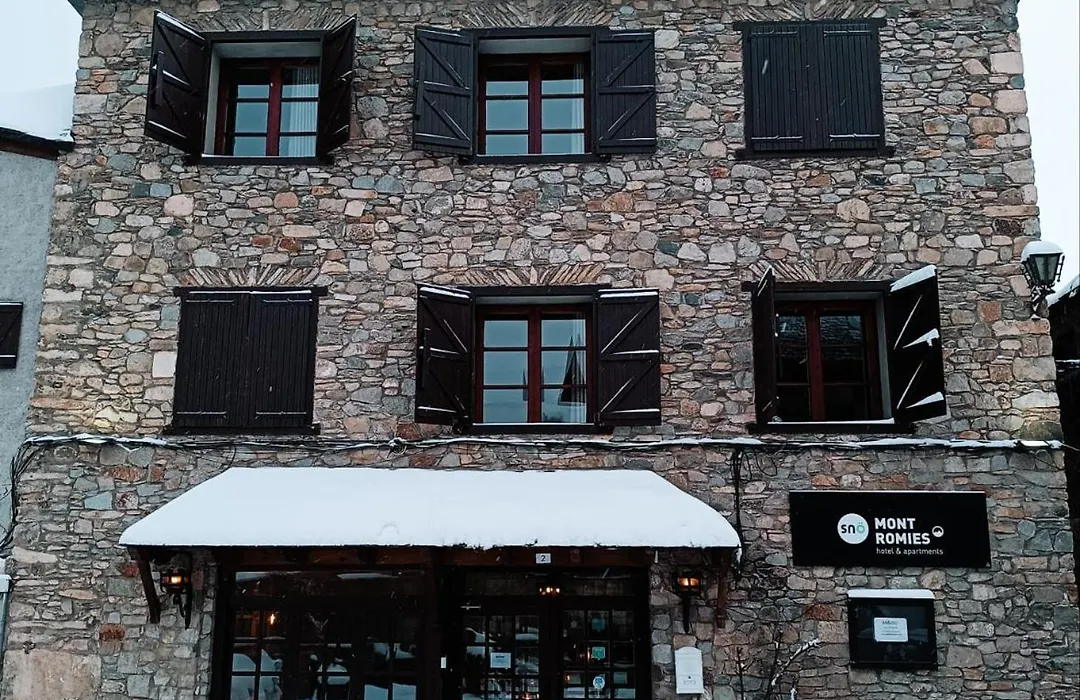 Hotel Snoe Mont Romies-1