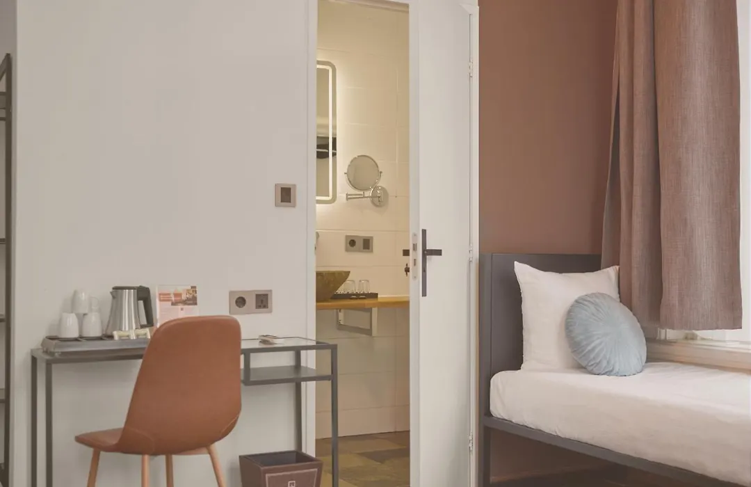 Quentin Canal House Hotel-1