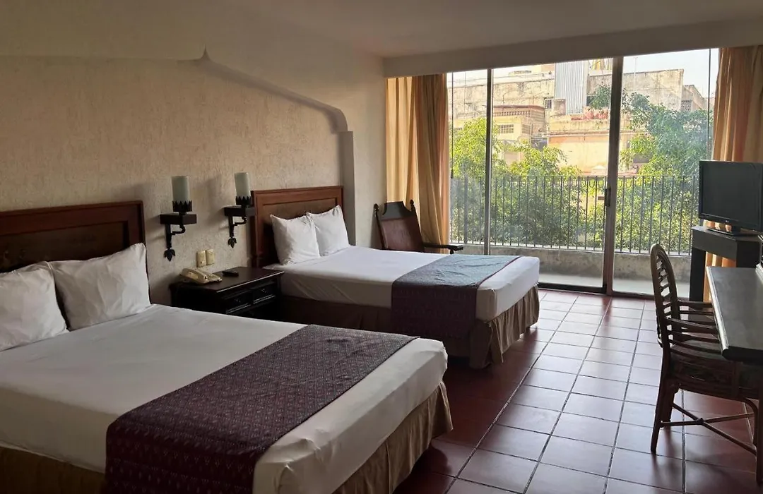 Hotel Fenix-1