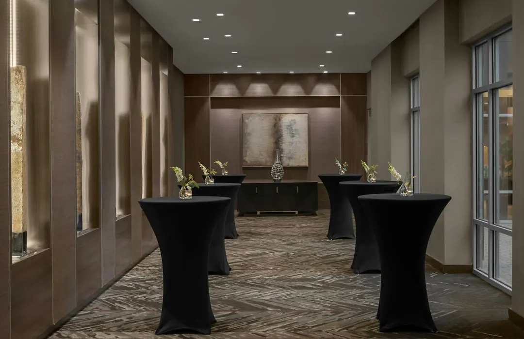 Ac Hotel By Marriott Boston Cambridge-1