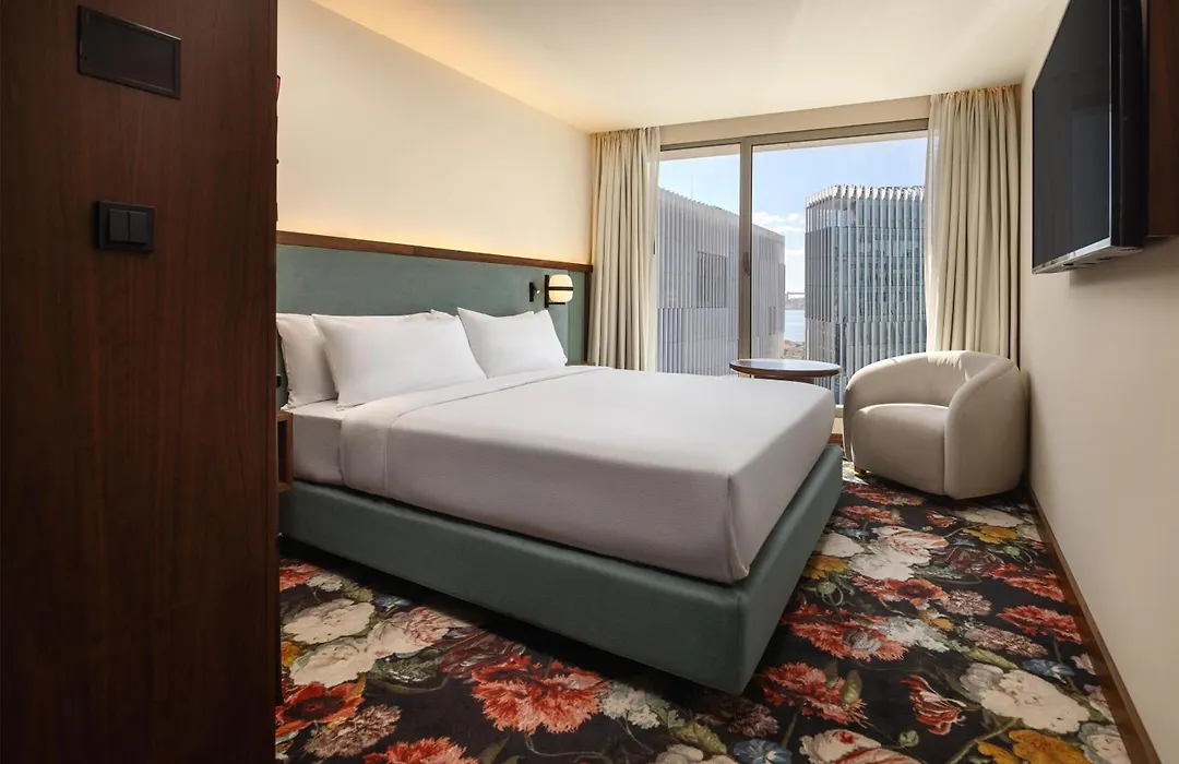 Duo Hotel Lisbon, Curio Collection By Hilton-1