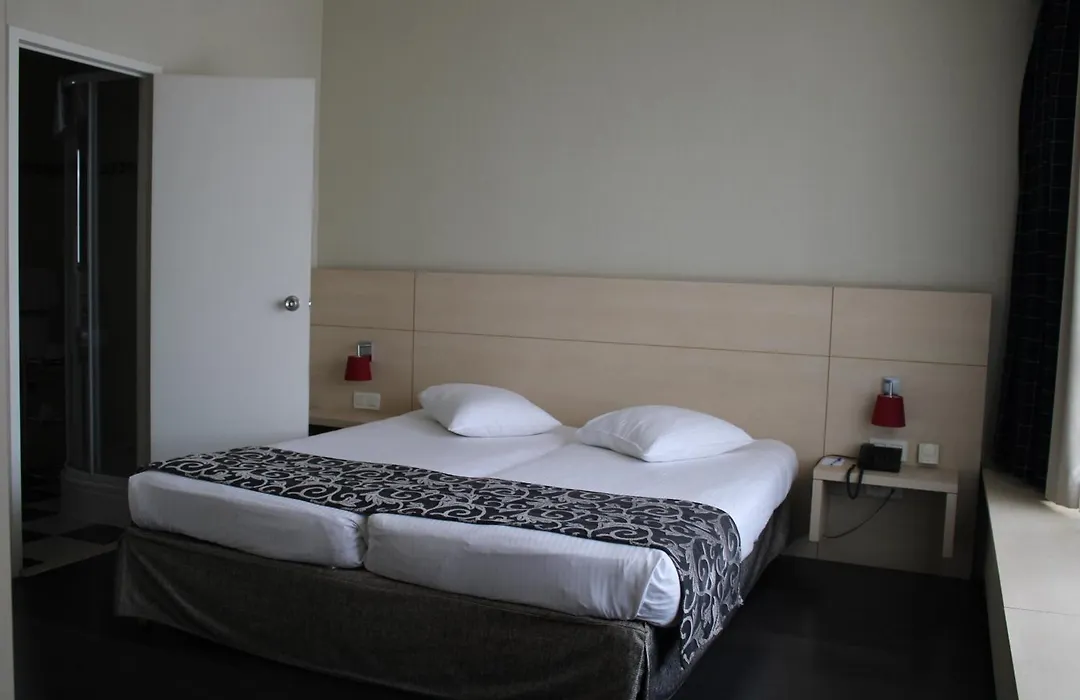 Theater Hotel-1