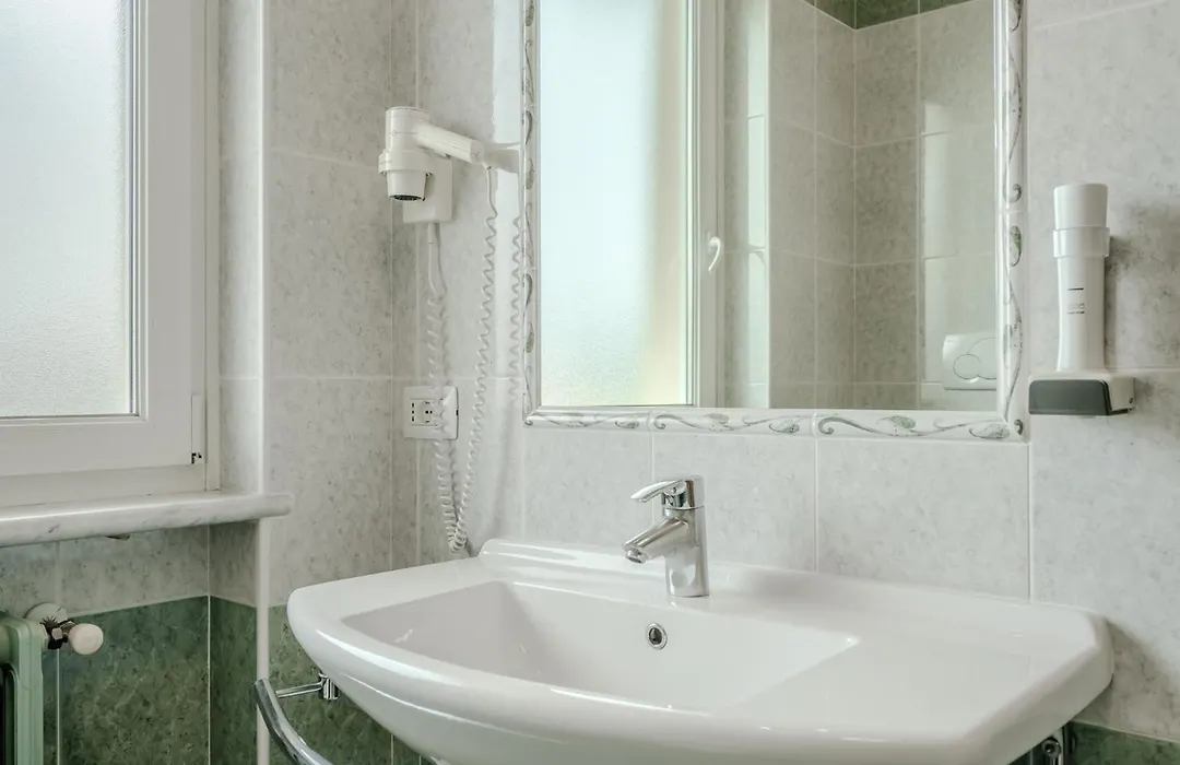 Hotel Nuova Barcaccia-1