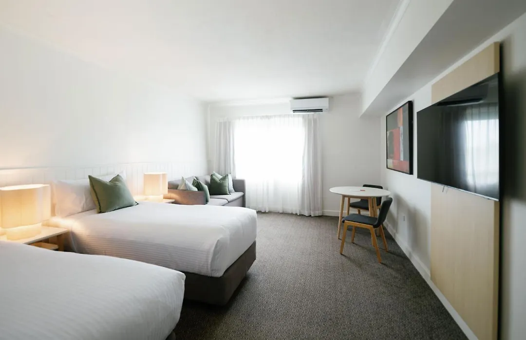 The Leea, Darwin-1