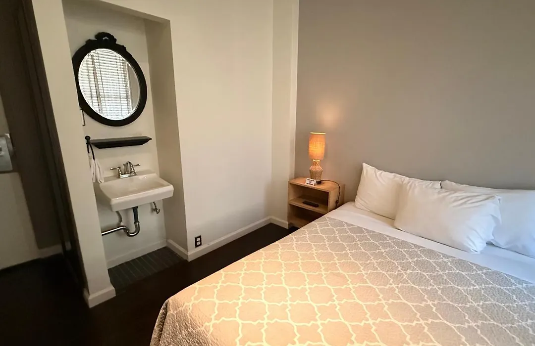 Touchstone Hotel - City Center-1