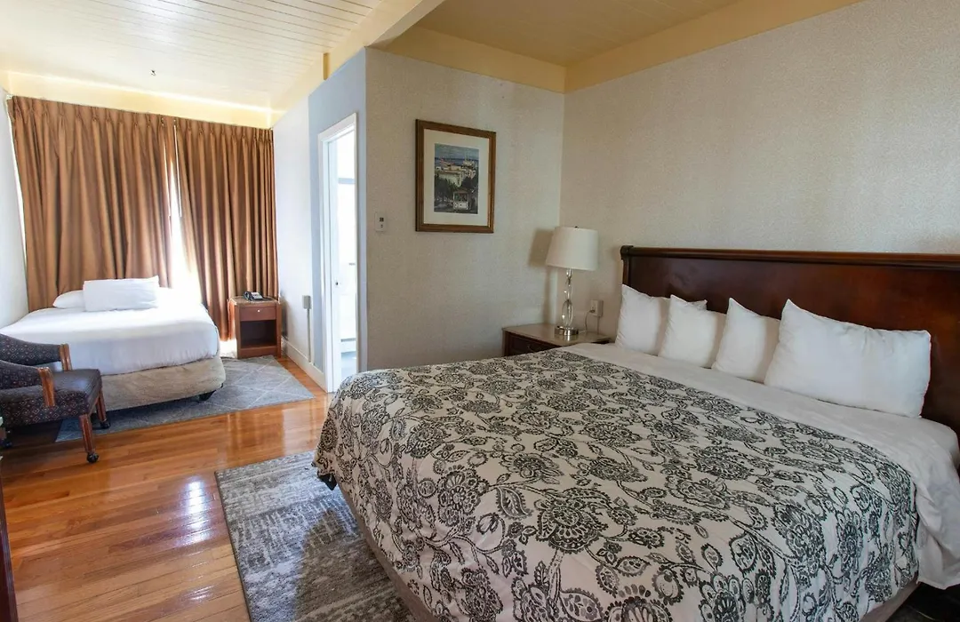 Pacific Heights Inn-1