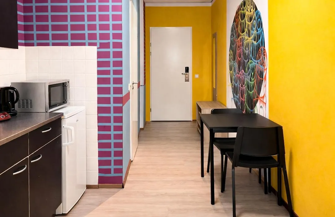 Amsterdam Teleport Hotel - Free Parking-1