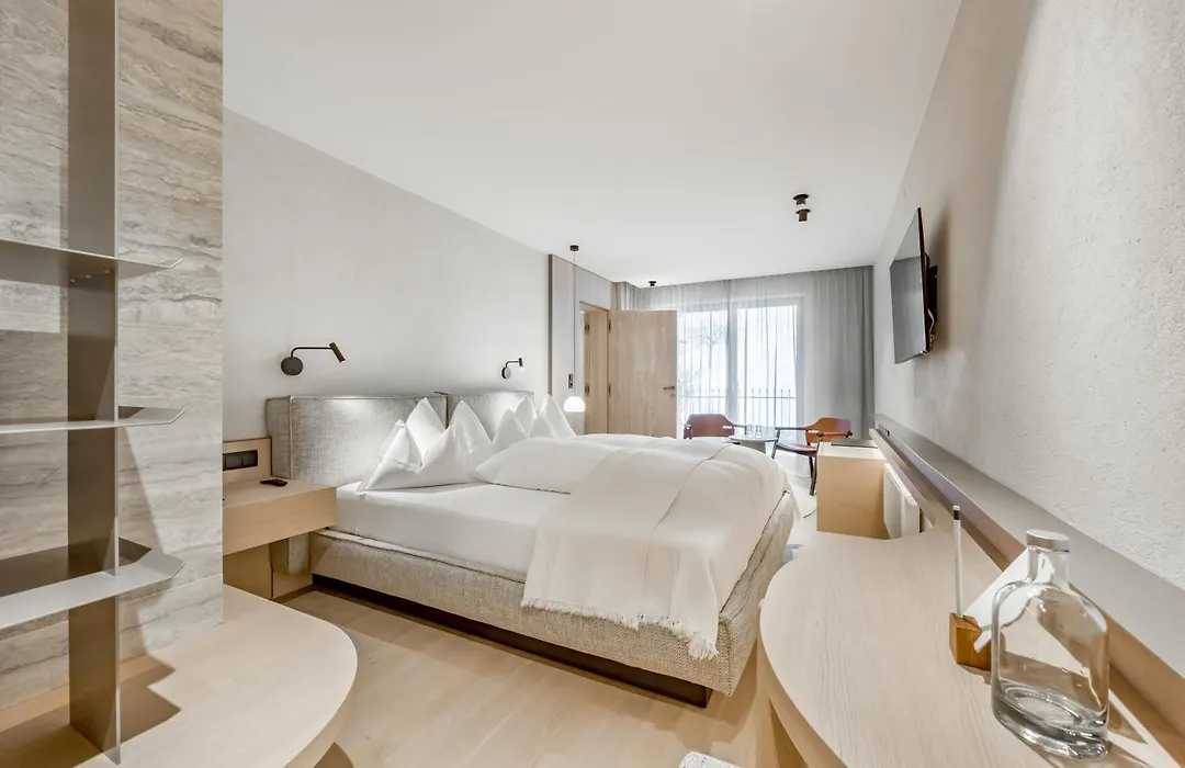 Hotel Weisses Lamm-1