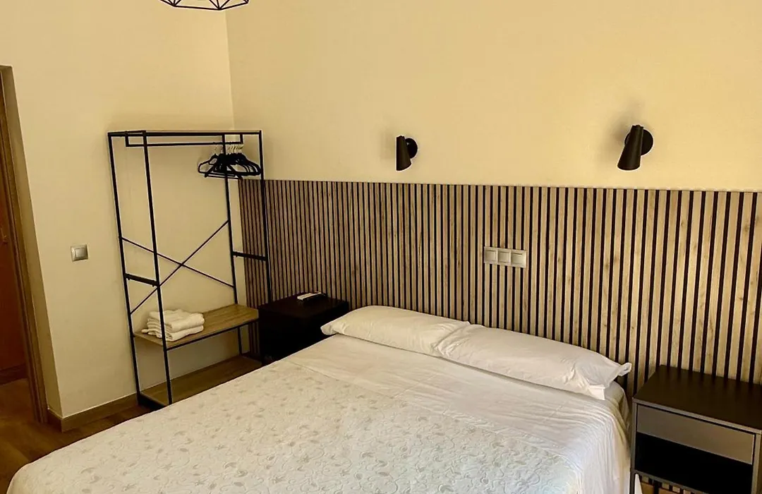 Hostal Residencia Fernandez-1