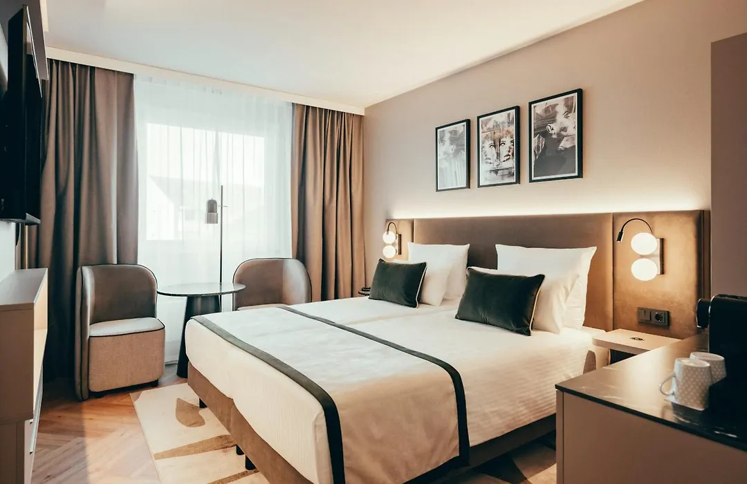 Leonardo Hotel Köln-1