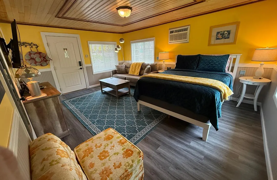 Sherwood Court Cottages & Guest Rooms-1