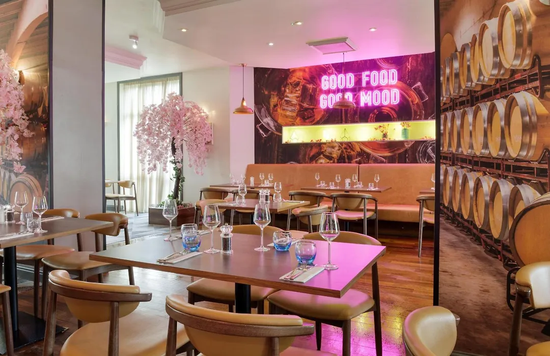 Doubletree By Hilton Dartford Bridge-1