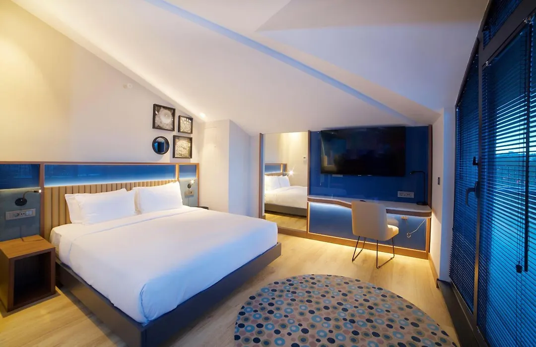 Hampton By Hilton Istanbul Old City-1