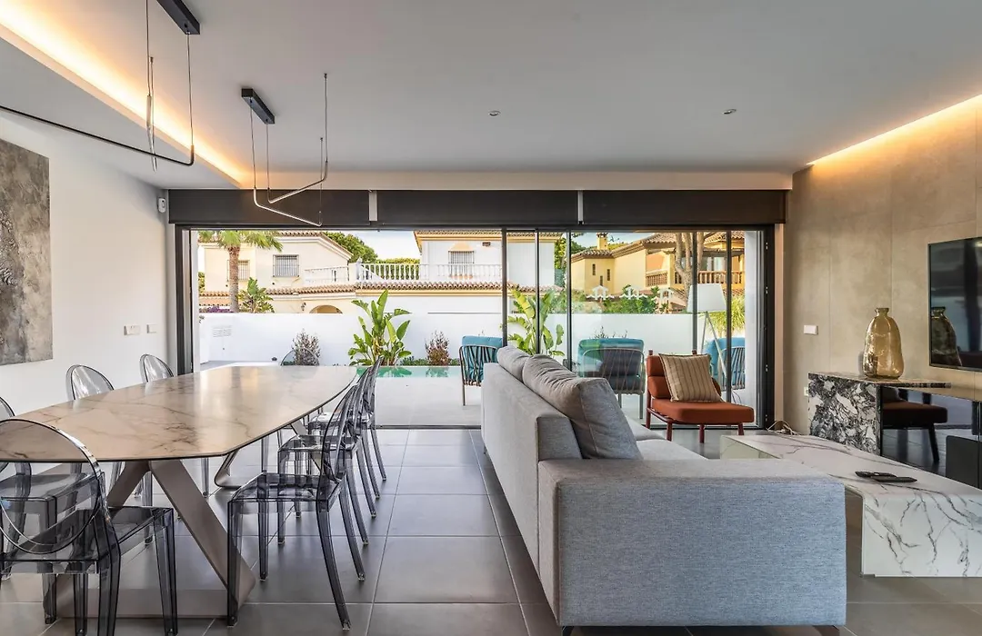 Lola Sea Villa-1