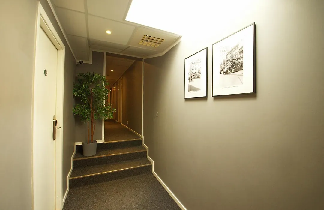 Grad Hotel&Hostel-1
