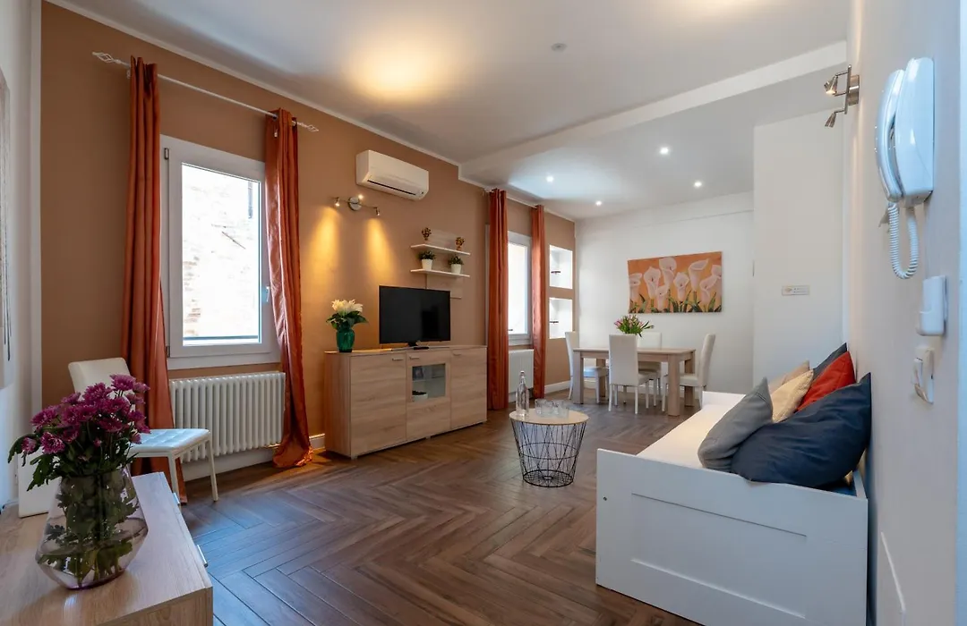 Gold Apartment-1