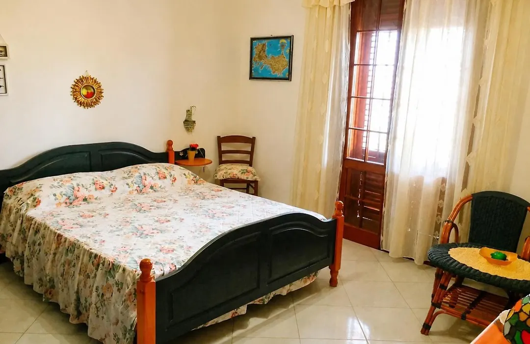 Guest House Al Giardino dei Limoni-1