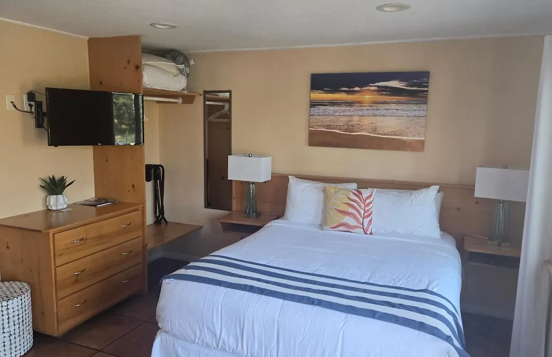 Sunny Cove Motel-1