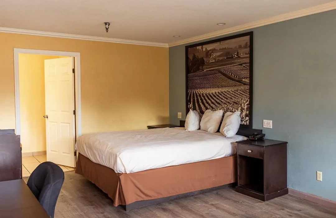 Inn At King City-1