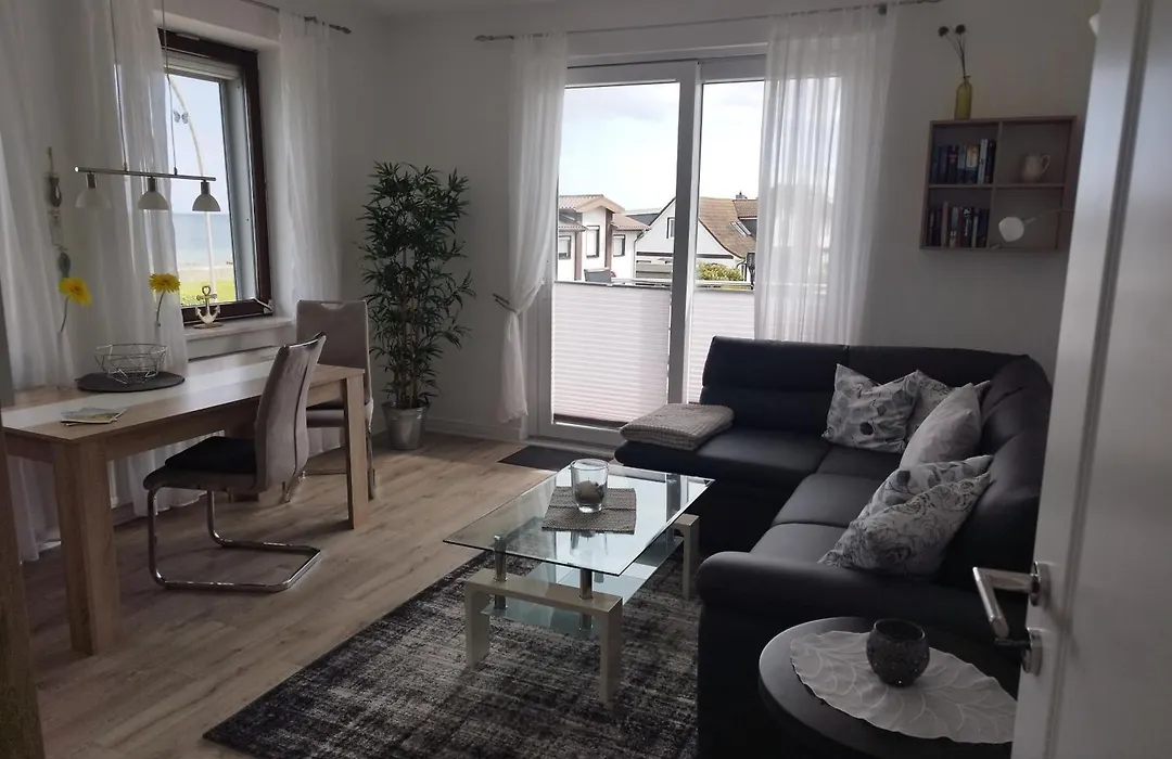 Ferienwohnung mit Meerblick, 2 Schlafzi, Box- Bett, Süd- Balkon, eig, Parkplatz, Glasfaser-1