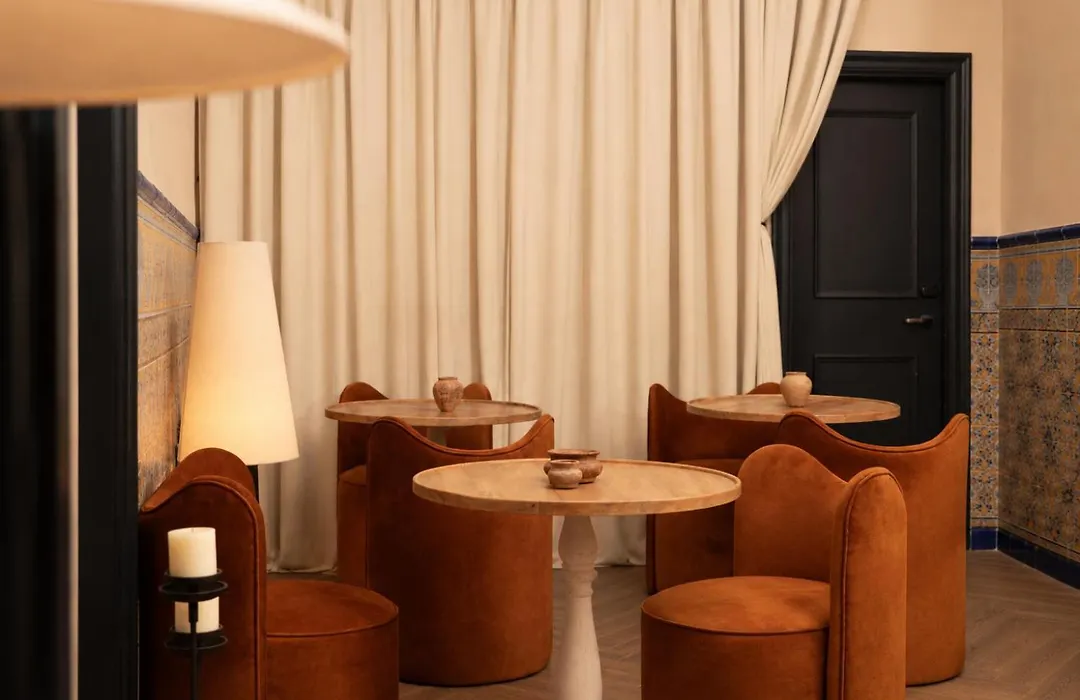 Honest Sevilla Hotel-1