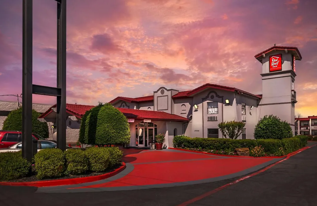 Red Roof Inn North Dallas - Park Central-1