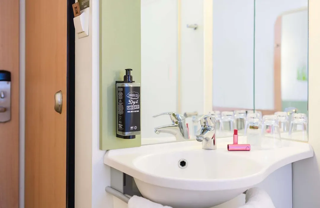 Ibis Budget Zurich City West-1
