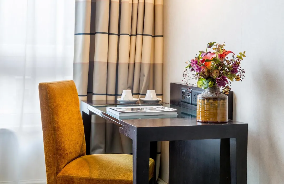 Auteuil Manotel-1