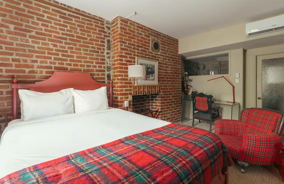 Auberge Place d'Armes-1