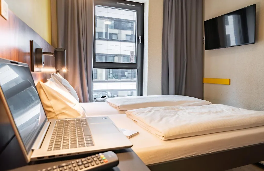 Meininger Hotel Frankfurt Main / Airport-1
