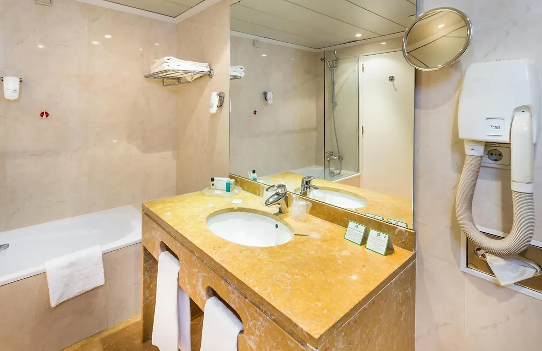Holiday Inn Lisbon By Ihg-1