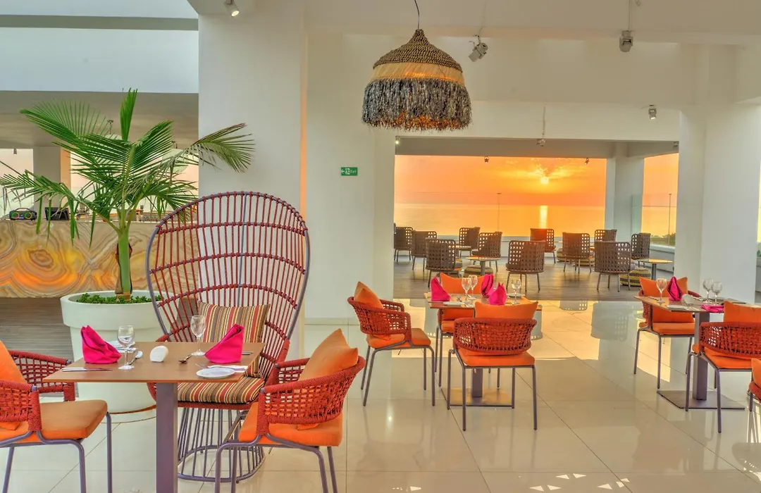 King Evelthon Beach Hotel & Resort-1