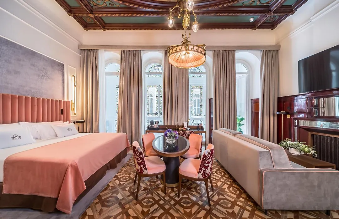 Palacio Gran Vía, a Royal Hideaway Hotel-1