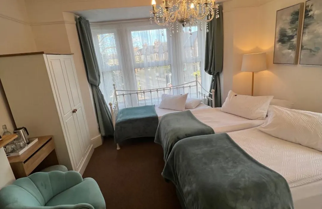 A & B Guest House Cambridge-1