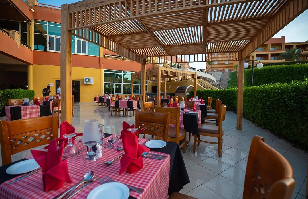 Malikia Resort Abu Dabbab-1