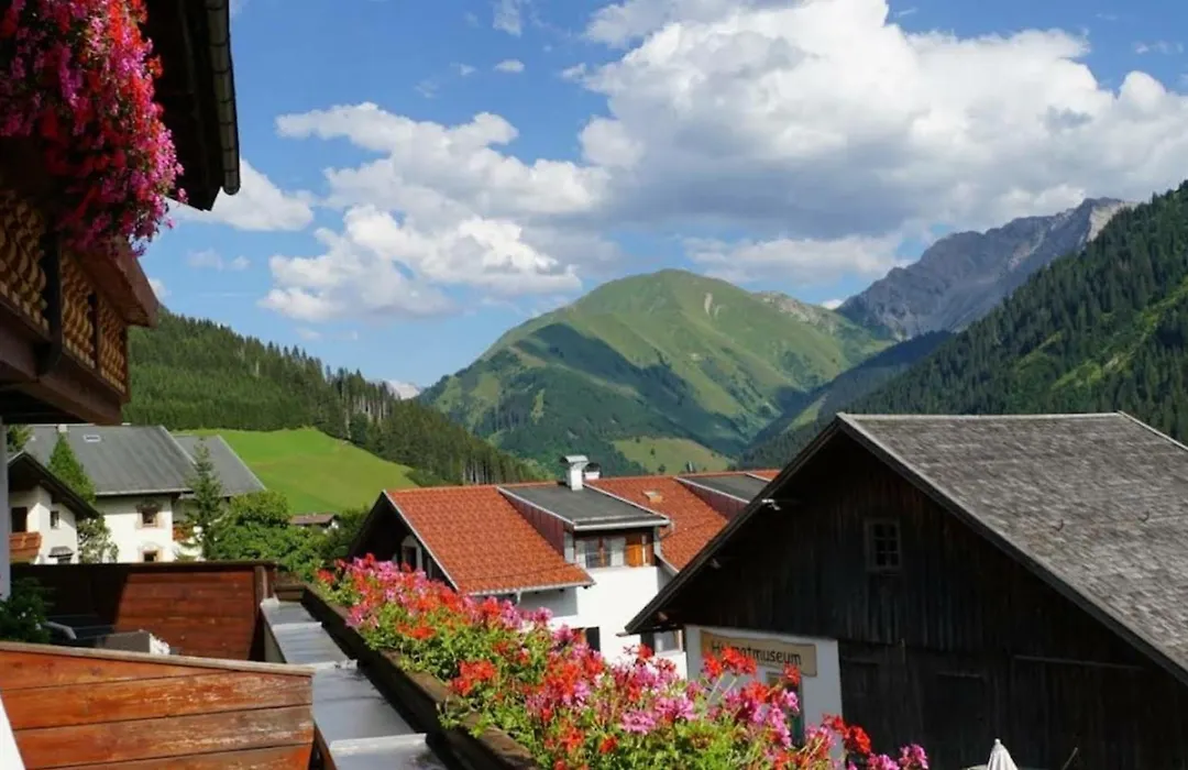 Hotel Edelweiẞ garni - b&b-1