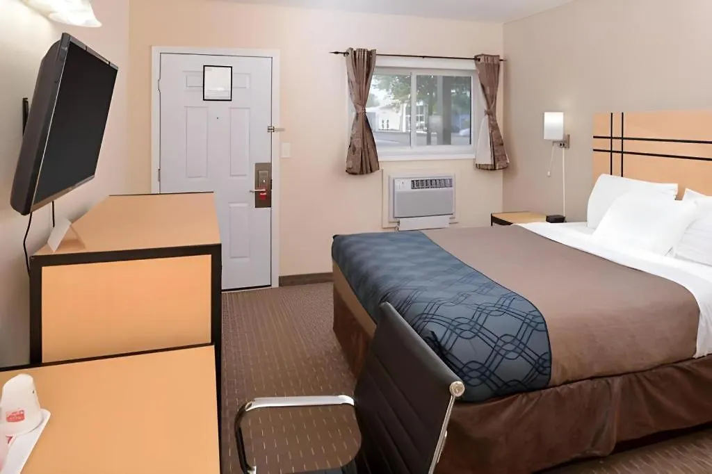Econo Lodge Rochester I-90 & I-390-1