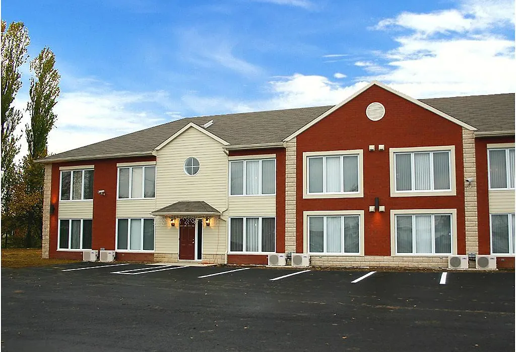 Travelodge By Wyndham Drummondville-1