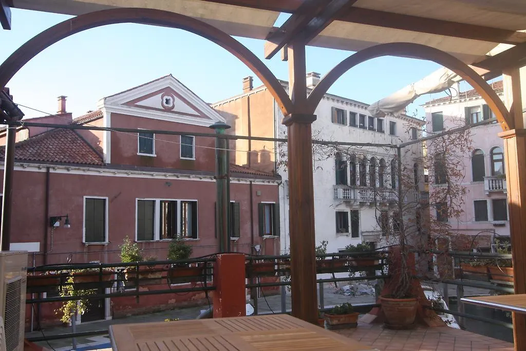 Hotel dalla Mora-1