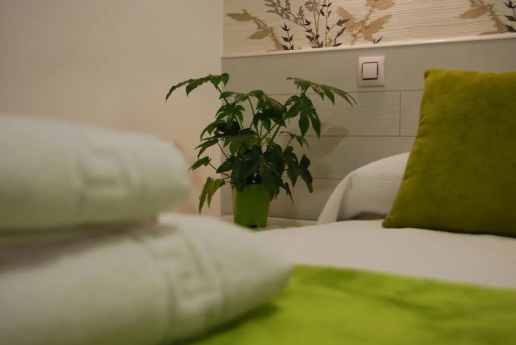 Hostal PETITE MAMAN-1