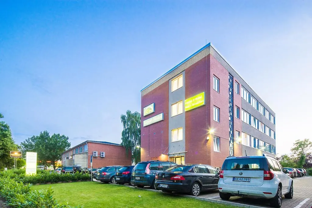 Airport Hostel-1