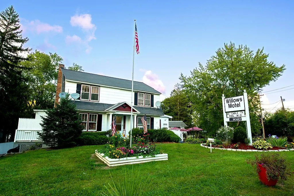 Willows Motel-1
